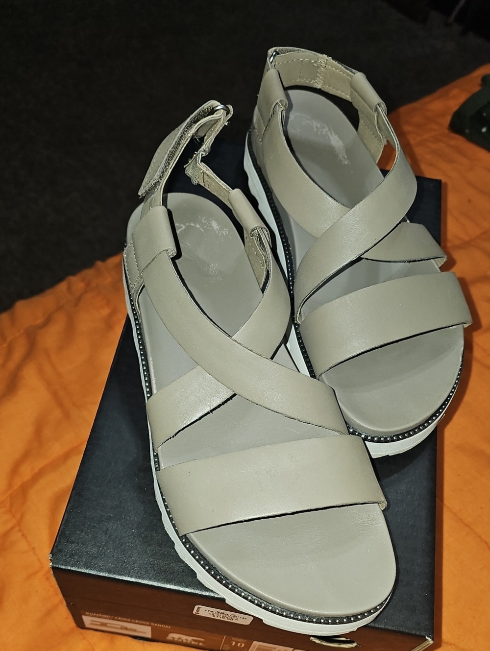 ROAMING Criss Cross Sandal. (KHAKI ll) Womens Sz 10